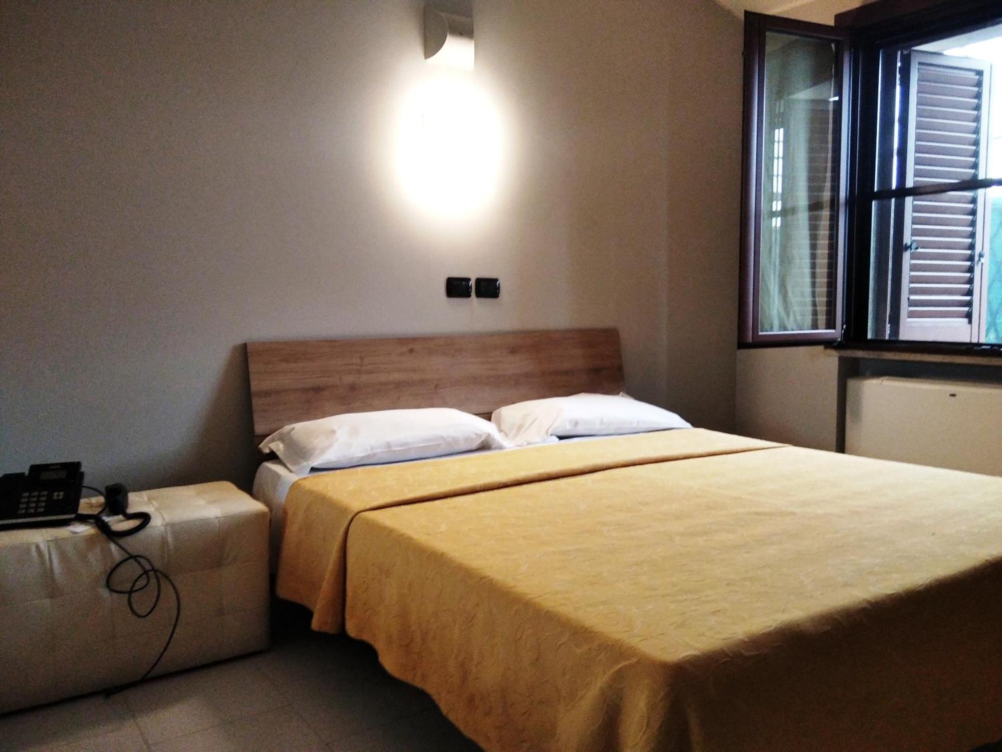 Est 3* Peschiera Borromeo